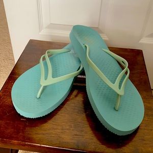 Vionic - 9 - flip flops - EUC - arch support